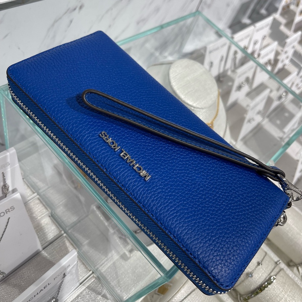 MICHAEL KORS Lg Pebbled Leather Continental Wallet Wristlet Phone 
Galaxy Blue - Picture 15 of 16